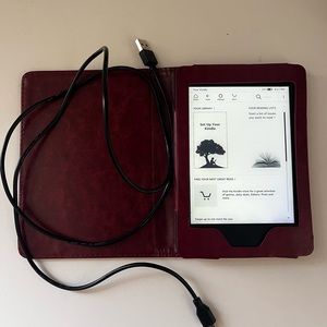 Kindle 5th Generation, cord and case